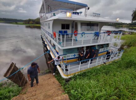 'Amigos do Papai Noel': Ação solidária leva brinquedos para crianças ribeirinhas na Amazônia