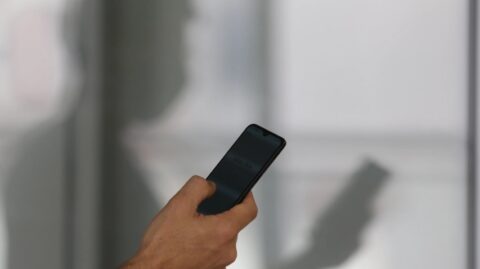 Anatel muda regras da telefonia fixa e amplia chamadas locais por DDD