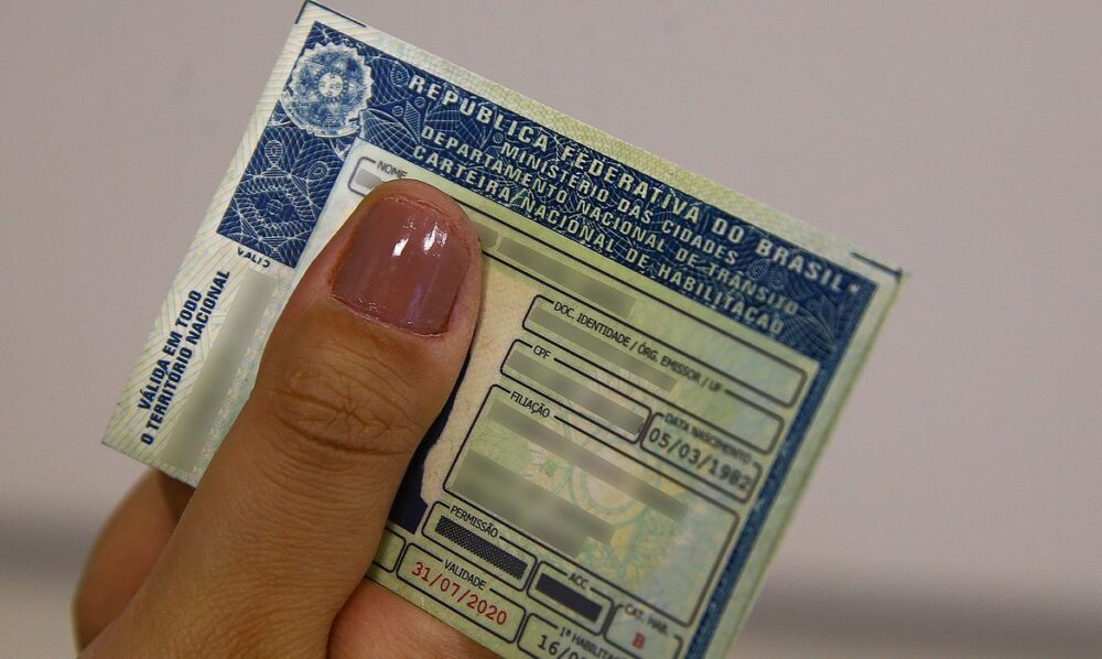 Carteira Nacional de Habilita&ccedil;&atilde;o (CNH)