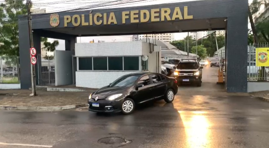 PF cumpre mandados em operação por fraude contra a Caixa