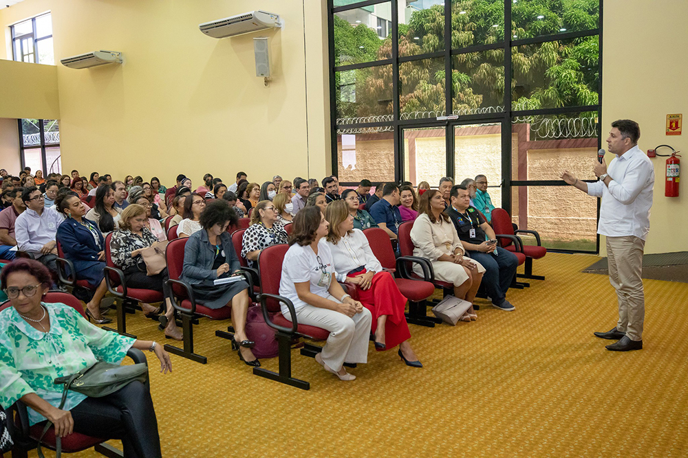 Parceria entre Prefeitura e Minist&eacute;rio P&uacute;blico incentiva vacina&ccedil;&atilde;o infantojuvenil nas escolas de Manaus