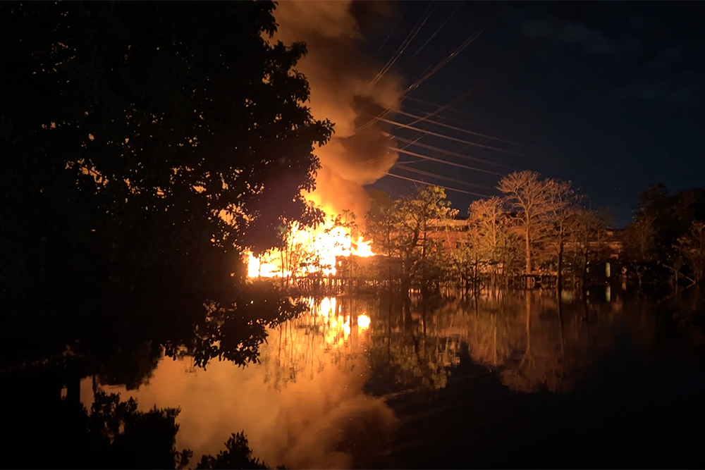 URGENTE Incêndio na Rua da Cachoeira URGENTE Incêndio na Rua da Cachoeira