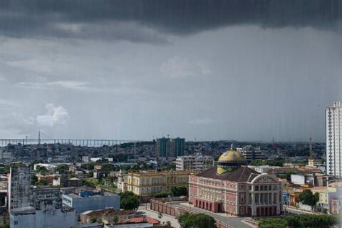 Três ocorrências são registradas em Manaus durante forte chuva desta segunda-feira (06)