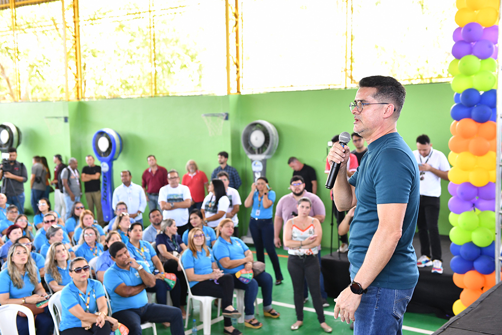 David Almeida entrega Escola Municipal Izabel Angarita revitalizada à ...