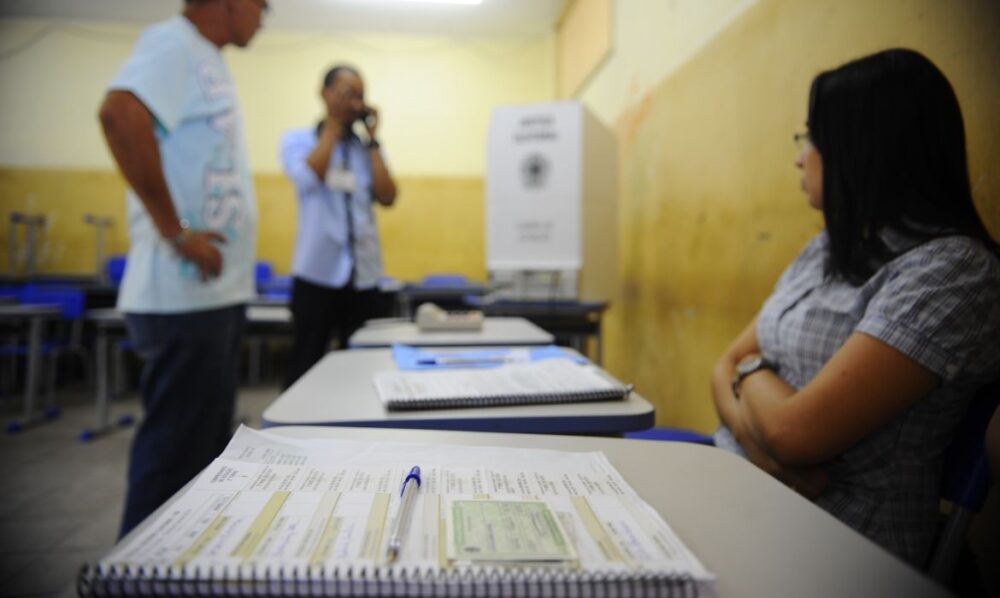 Eleições 2026: quem faz 18 anos entre os turnos precisa votar? Eleições 2026: quem faz 18 anos entre os turnos precisa votar?