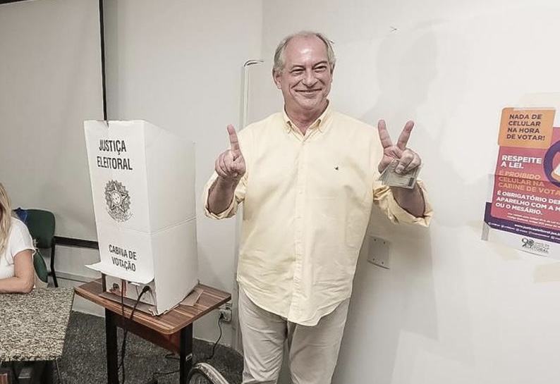 Ciro Gomes vota em Fortaleza e, se perder, não voltará a disputar Presidência