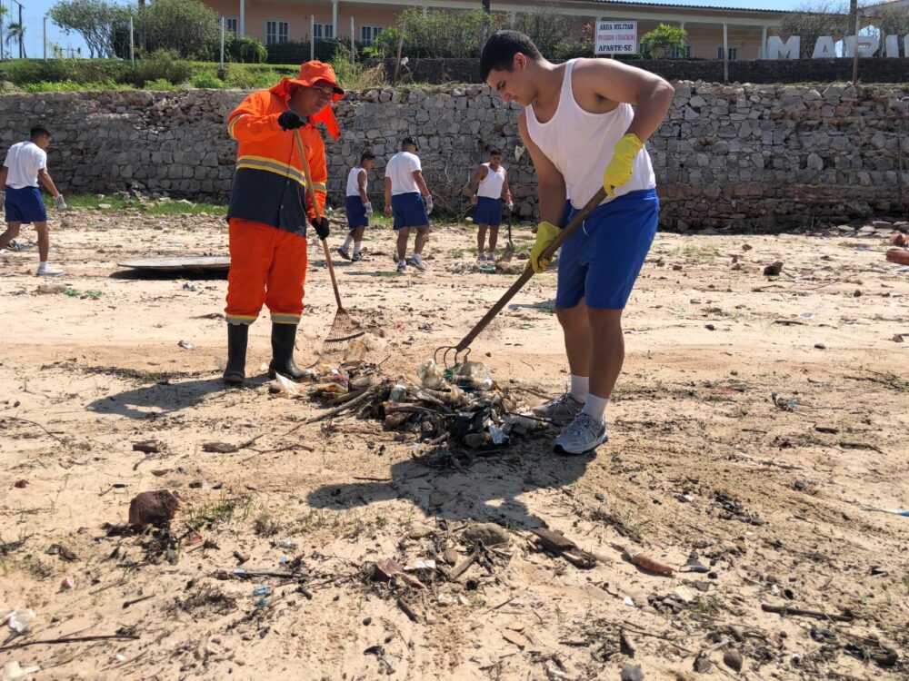 Orla De Manaus Recebe Ação De Limpeza Municipal E Com Apoio Da Marinha