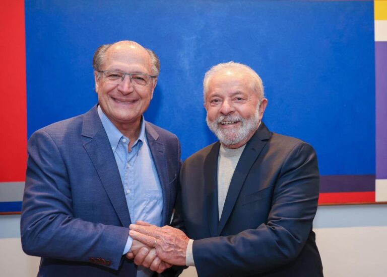 Lula e Alexandre de Moraes devem discursar em cerimônia de diplomação ...