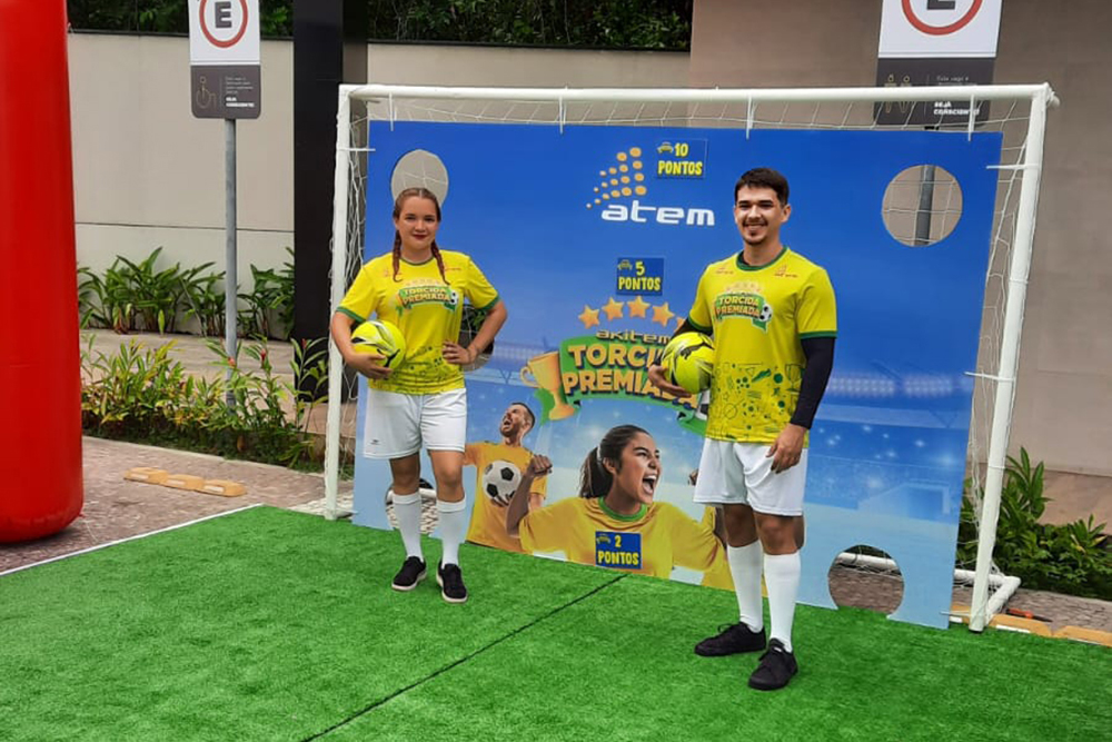 Ação Gol de Placa, da Atem, testa habilidades de clientes com a bola Ação Gol de Placa, da Atem, testa habilidades de clientes com a bola
