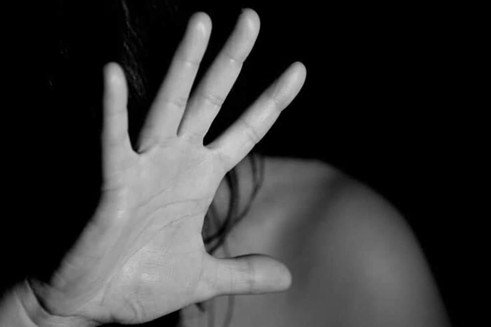 A cada 4 horas uma mulher &eacute; v&iacute;tima de viol&ecirc;ncia no Brasil