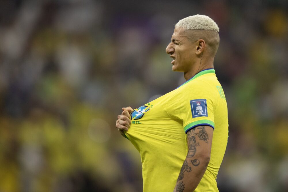 Richarlison se destaca entre os titulares da Seleção Brasileira como o 9 de  Tite