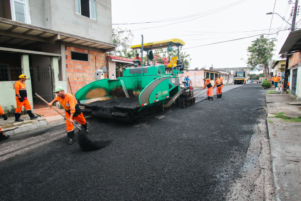 Asfalto chegou hoje a ruas das zonas Centro-sul e Centro-oeste