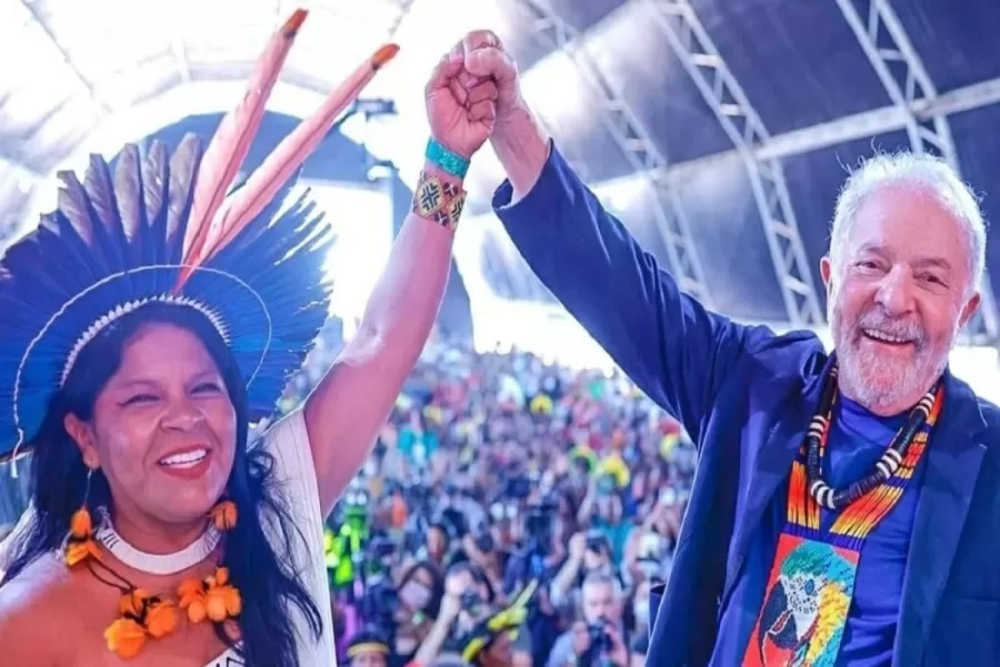 S&ocirc;nia Guajajara &eacute; uma importante l&iacute;der ind&iacute;gena no Brasil