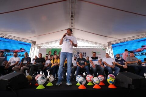 Wilson Lima entregou obras e materiais esportivos em sua gestão