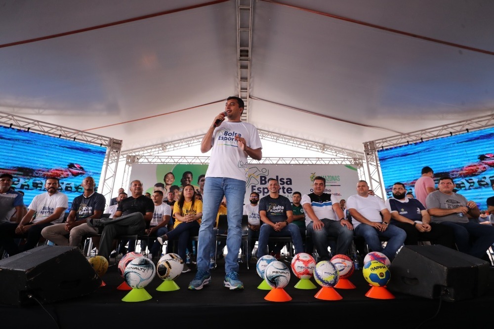 Wilson Lima entregou obras e materiais esportivos em sua gestão