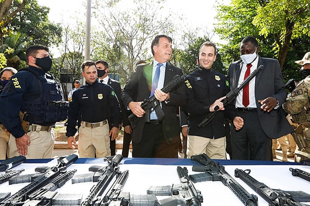 Bolsonaro armas