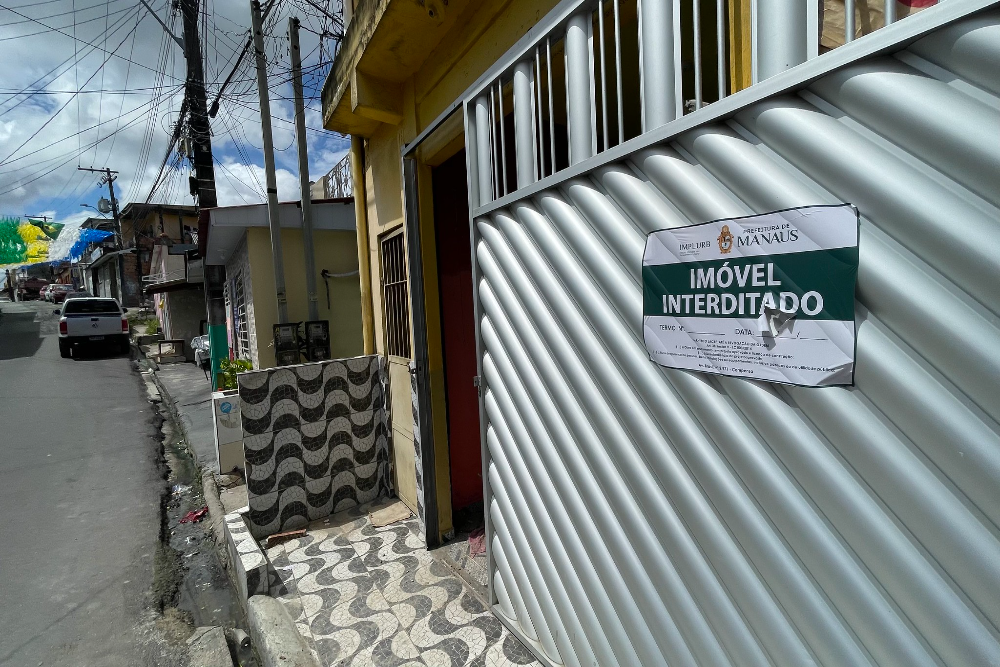 Igreja e casa no bairro precisaram de interven&ccedil;&atilde;o emergencial