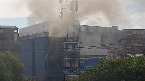 Edifício fica na avenida Floriano Peixoto