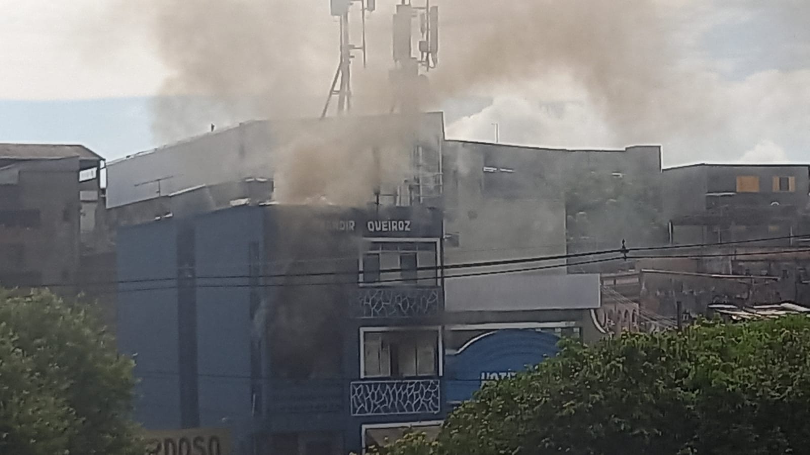 Edifício fica na avenida Floriano Peixoto