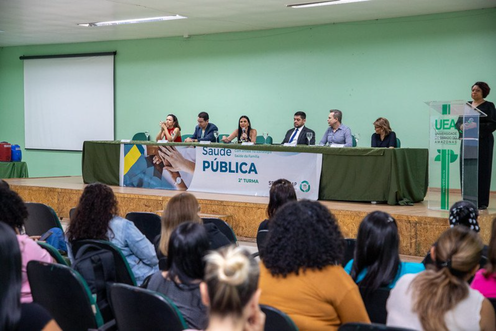 Aula inaugural de de especialização com ênfase na ‘Estratégia Saúde da Família’