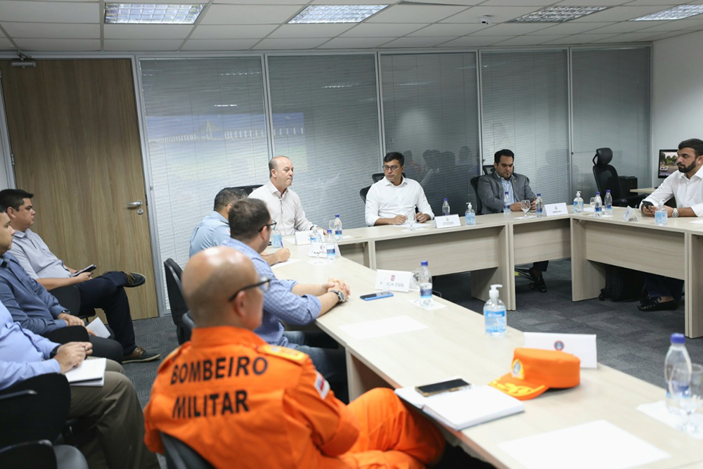 Governador faz balanço com cúpula da Segurança sobre ação em frente ao CMA Governador faz balanço com cúpula da Segurança sobre ação em frente ao CMA