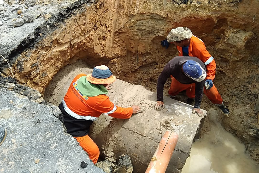 Prefeitura de Manaus recupera rede de drenagem no conjunto Boas Novas Prefeitura de Manaus recupera rede de drenagem no conjunto Boas Novas