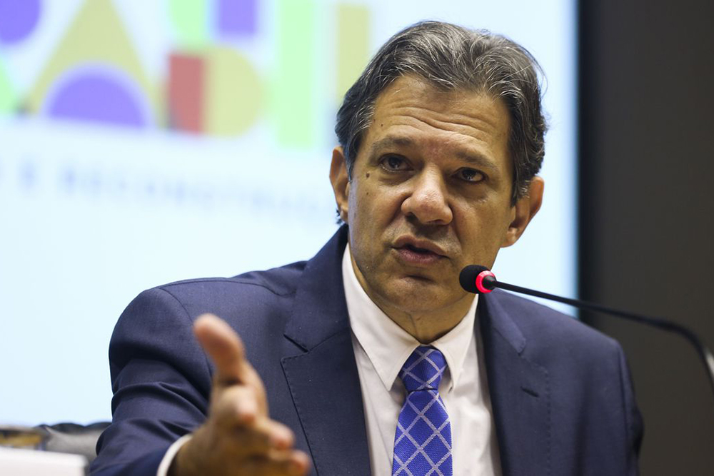 Ministro Haddad tem casa invadida na madrugada em S&atilde;o Paulo