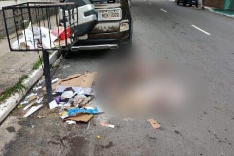 Corpo esquartejado perto de lixo