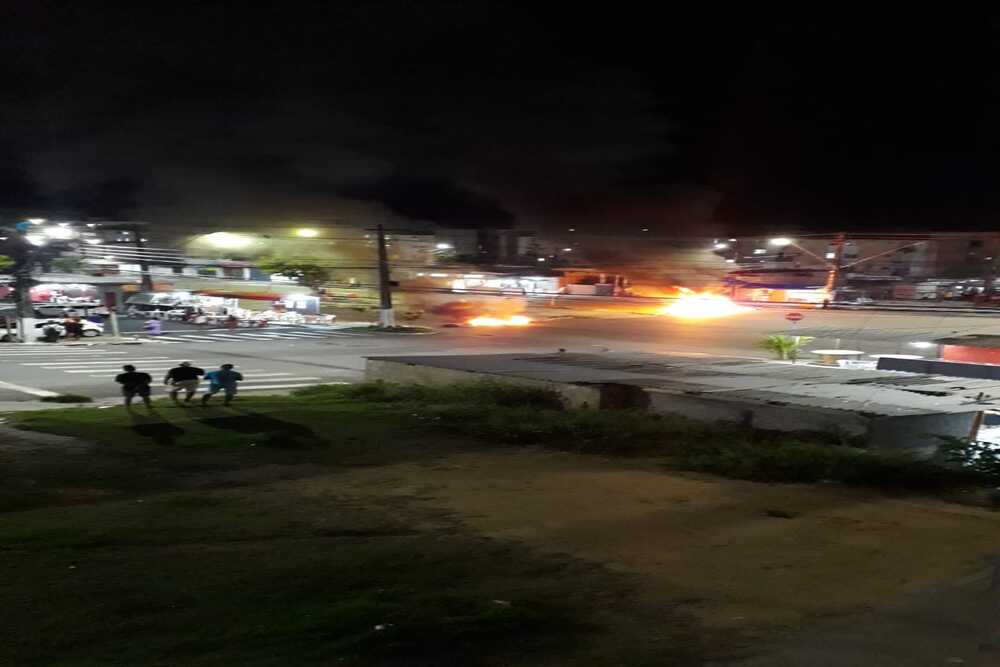 Carro em chamas no conjunto Viver Melhor
