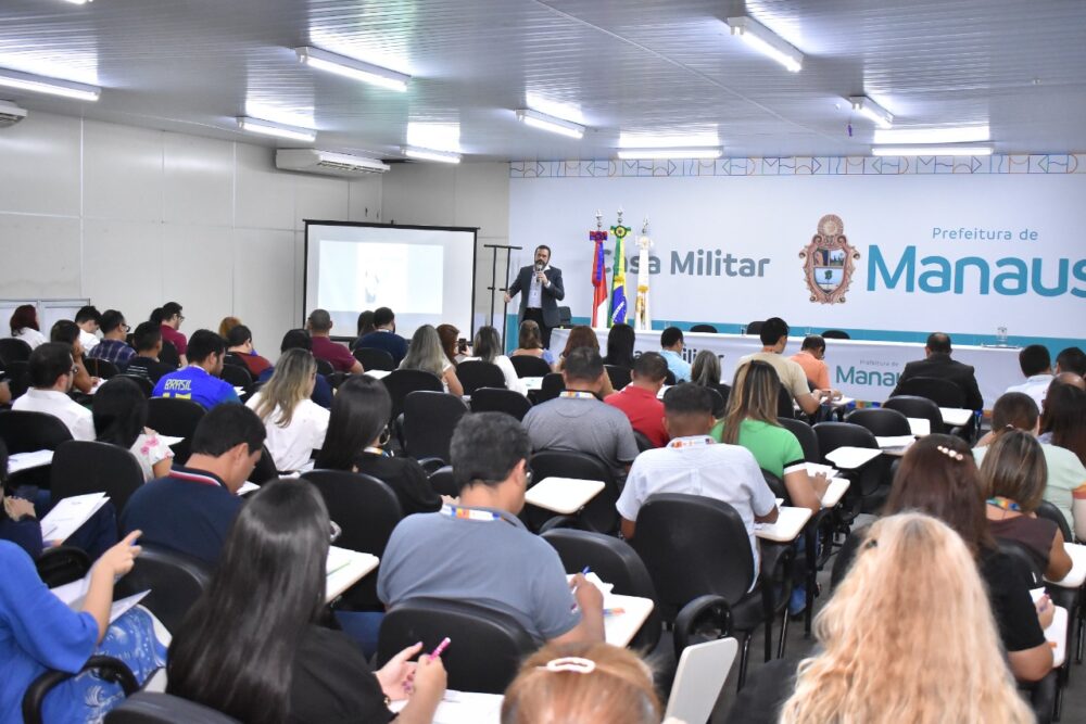 Nova lei de licita&ccedil;&atilde;o e contratos &eacute; tema de curso para servidores municipais de Manaus