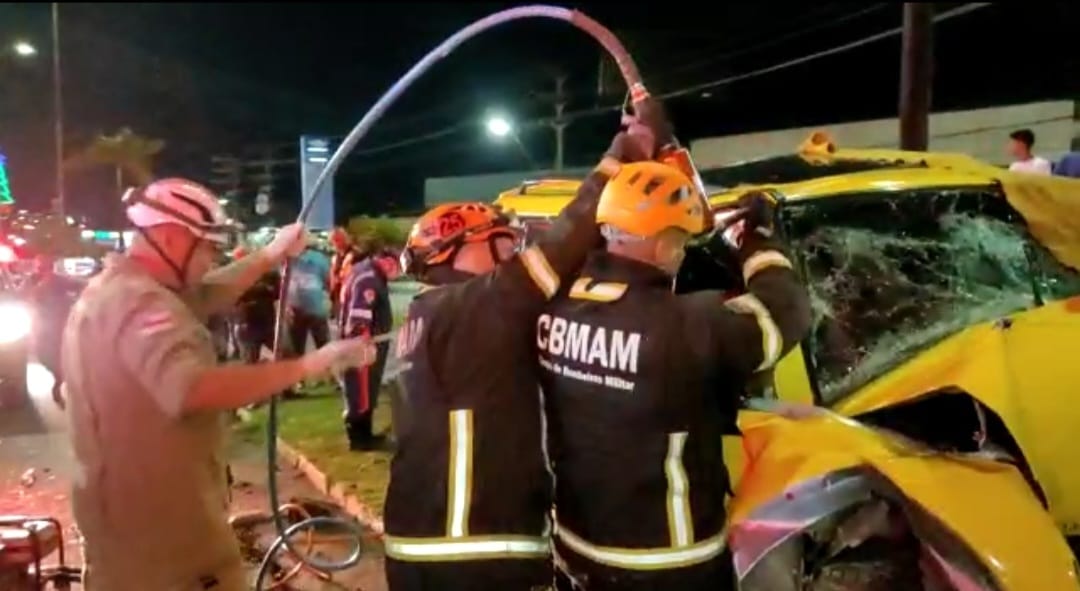 Acidente de trânsito deixa um morto e três feridos na avenida Torquato Tapajós