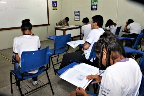 Atraso escolar atinge mais de 4 milhões de estudantes brasileiros, aponta Unicef