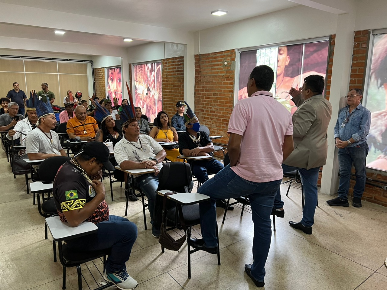 Encontro re&uacute;ne l&iacute;deres da etnia kokama e representantes do governo