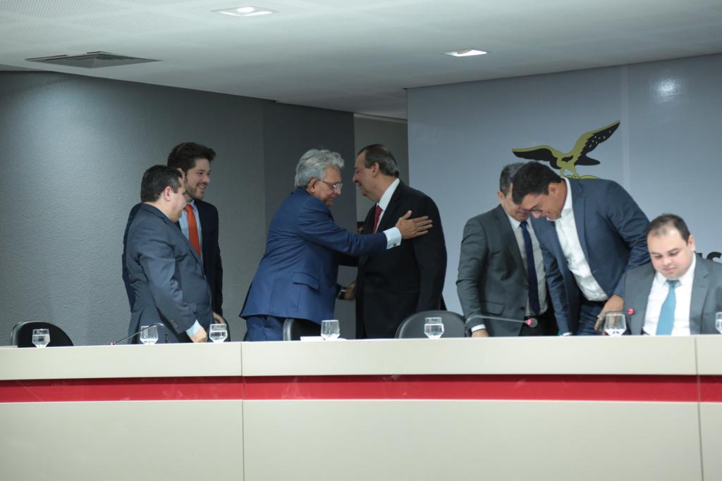 Omar destaca import&acirc;ncia da posse de Pauderney para a defesa e futuro da ZFM