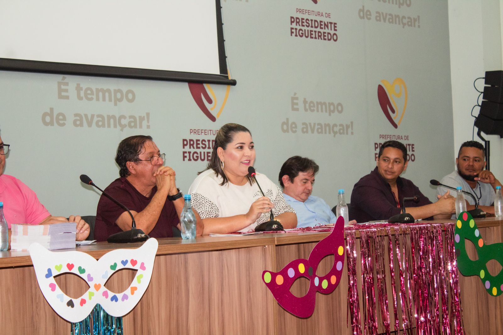 Grupo Fundo de Quintal se apresenta no 'Carnachoeira 2023'