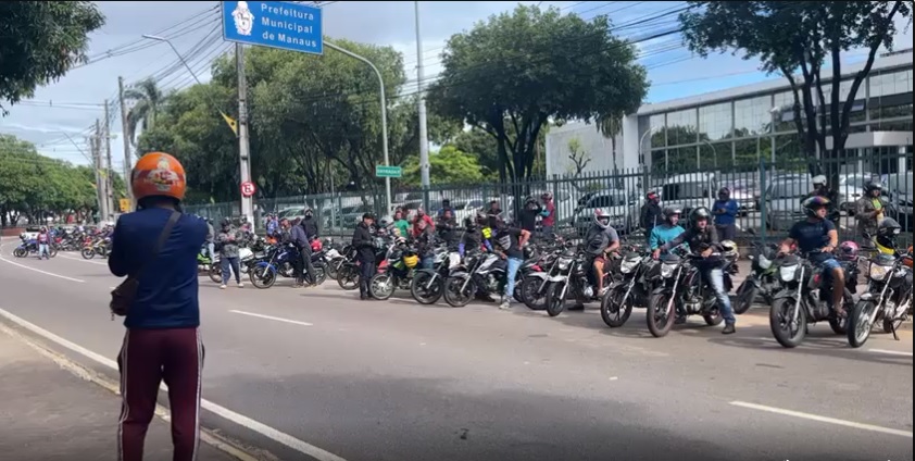 Prefeitura e motociclistas de aplicativos fazem reunião