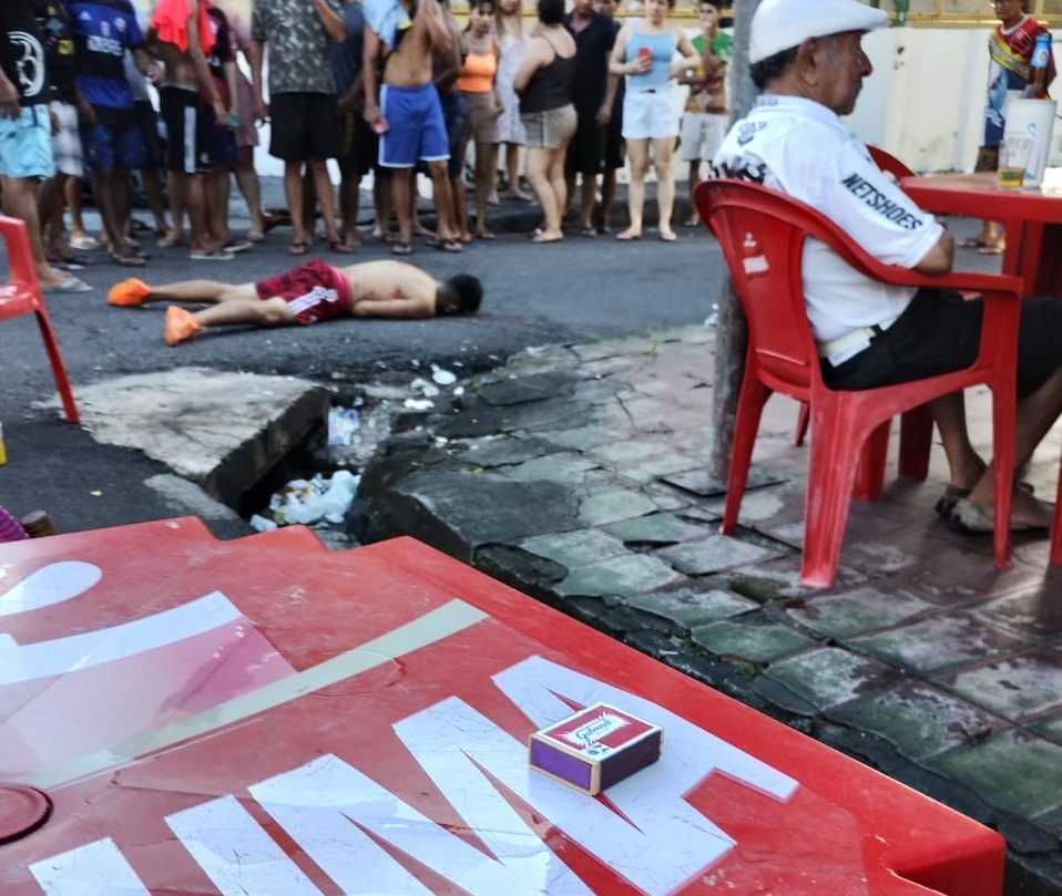 Adolescente é executado a tiros após partida de futebol em Aparecida