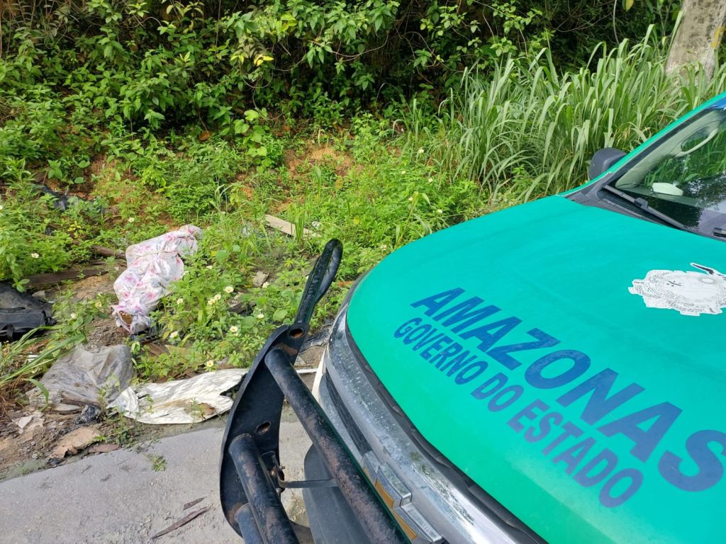 Corpo enrolado em len&ccedil;ol &eacute; encontrado em &aacute;rea de mata no Distrito Industrial
