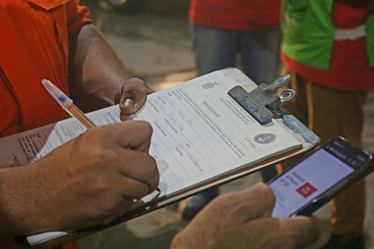 Atuação da CIF resulta em notificações e apreensão de arma