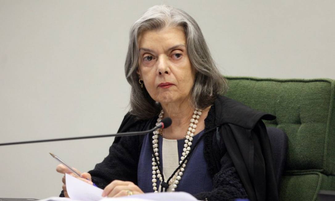 Cármen Lúcia assume como vice e Nunes Marques como efetivo no TSE Cármen Lúcia assume como vice e Nunes Marques como efetivo no TSE