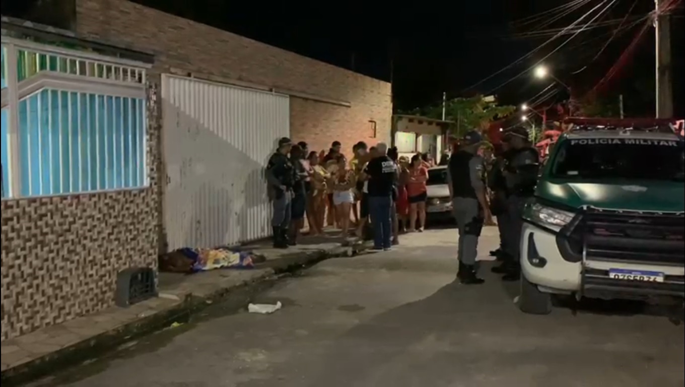 Jovem é executado a tiros ao sair para mercadinho no bairro Cidade de Deus