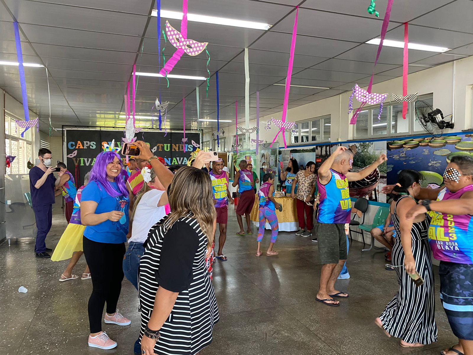 Usu&aacute;rios do Caps Silv&eacute;rio Tundis participam de a&ccedil;&atilde;o terap&ecirc;utica e cultural de Carnaval