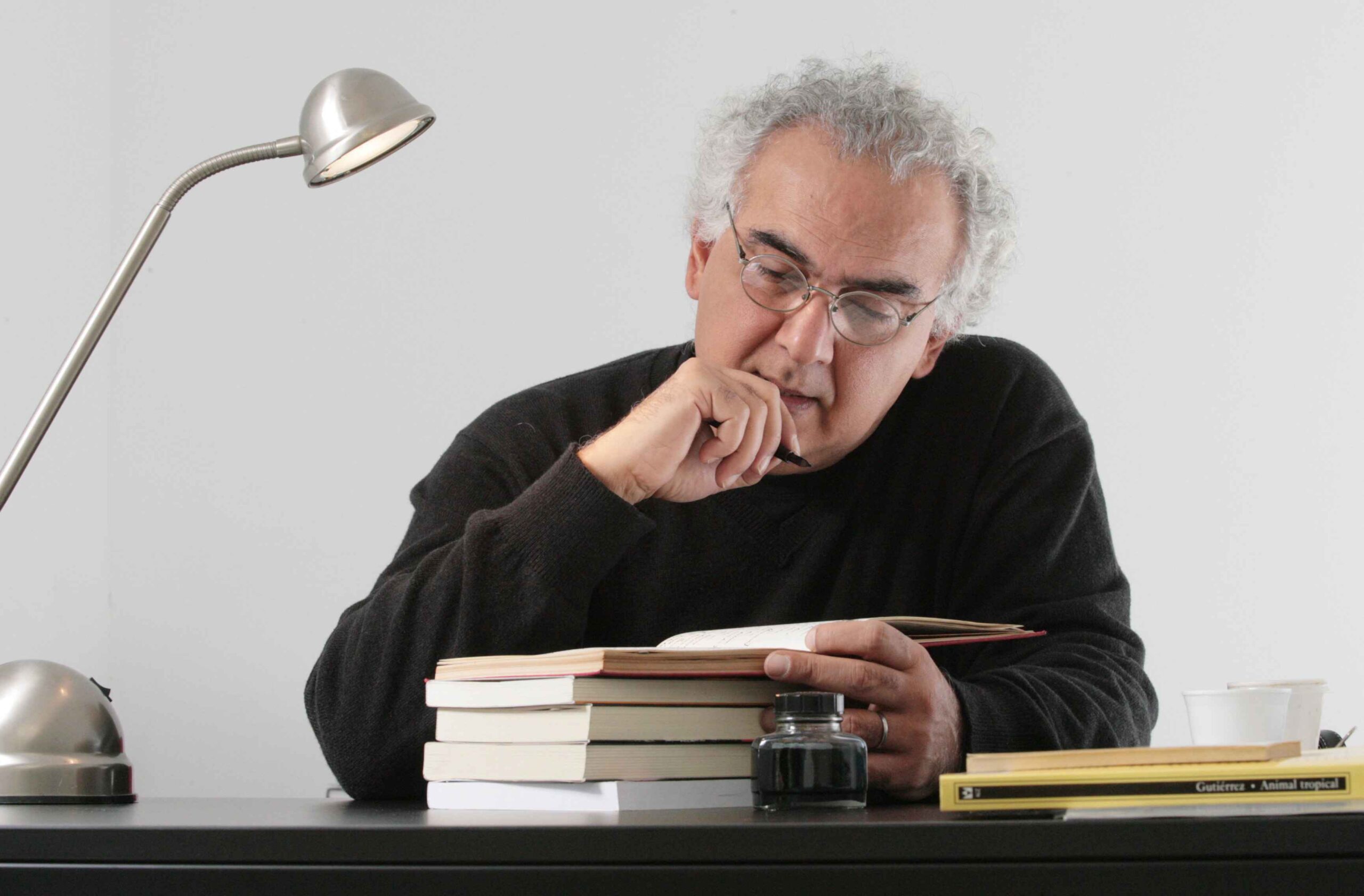 Escritor Milton Hatoum recebe título doutor honoris causa na próxima quinta-feira, 9/3
