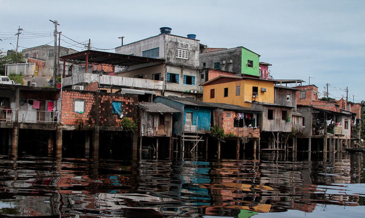 Manaus sofre com expansão urbana em assentamentos precários Manaus sofre com expansão urbana em assentamentos precários