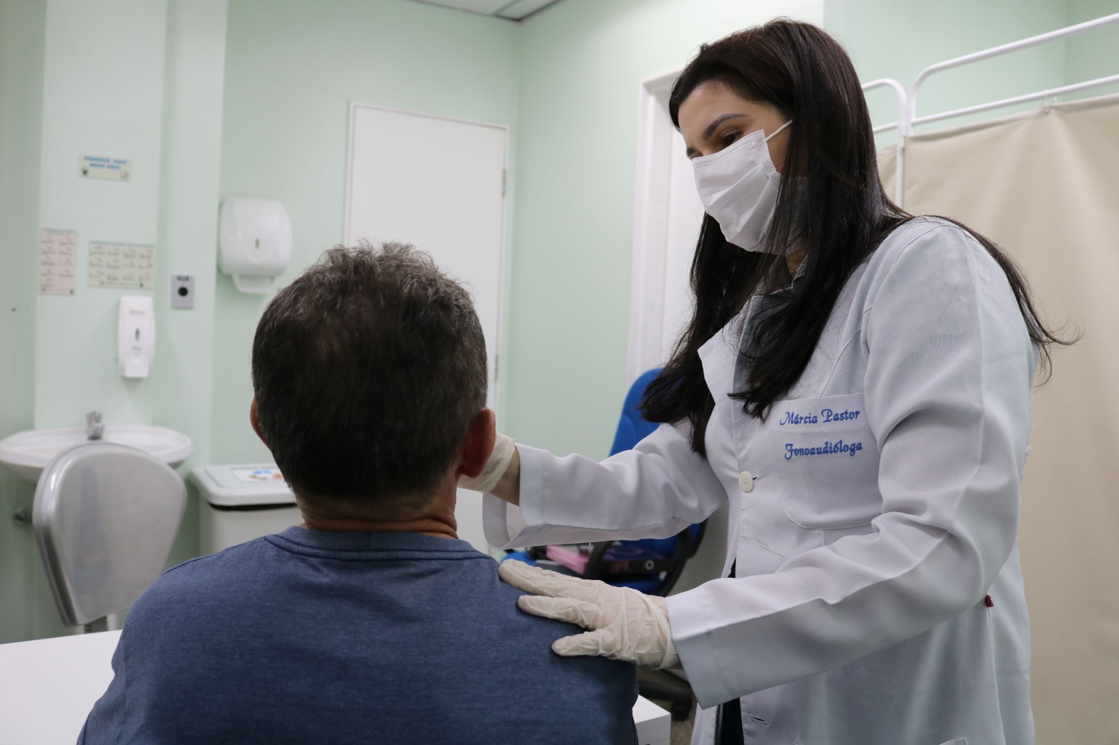Atenção à disfagia: especialistas alertam para cuidados no ato de engolir Atenção à disfagia: especialistas alertam para cuidados no ato de engolir