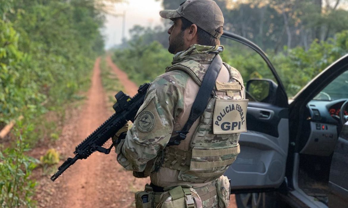 PF combate garimpo ilegal na Terra Indígena Sararé PF combate garimpo ilegal na Terra Indígena Sararé