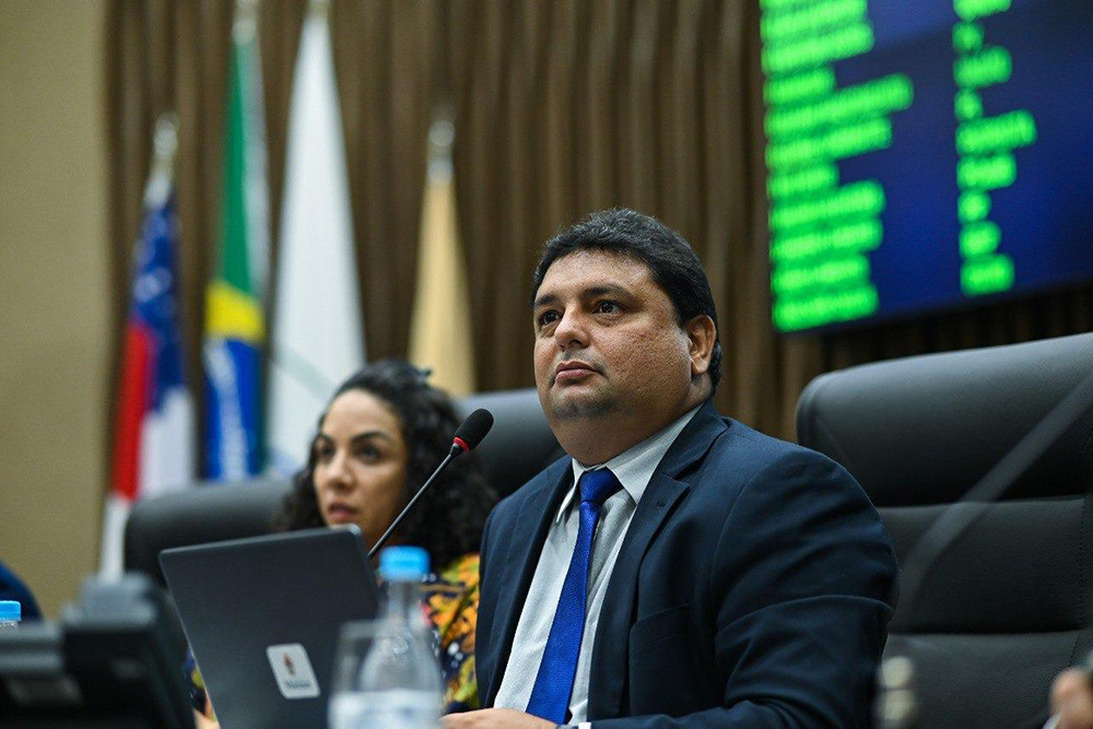 PL quer tornar obrigatório assentos adaptados para alunos obesos em Manaus PL quer tornar obrigatório assentos adaptados para alunos obesos em Manaus