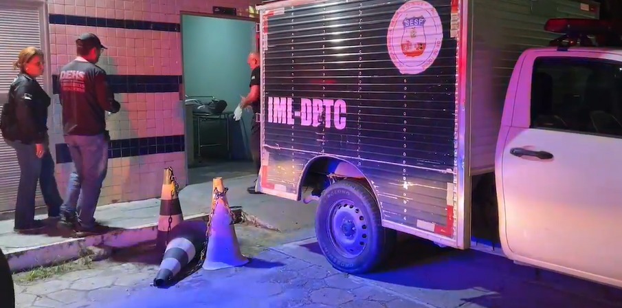 Homem é executado a tiros no conjunto Oswaldo Frota Homem é executado a tiros no conjunto Oswaldo Frota
