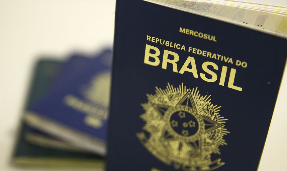 Brasileiros esperam quase 20 meses para obter visto dos EUA Brasileiros esperam quase 20 meses para obter visto dos EUA