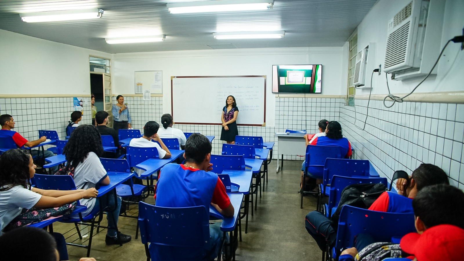 Mais de 8 mil alunos da rede municipal participam do 'Movimento Ninguém Fora da Escola' Mais de 8 mil alunos da rede municipal participam do 'Movimento Ninguém Fora da Escola'